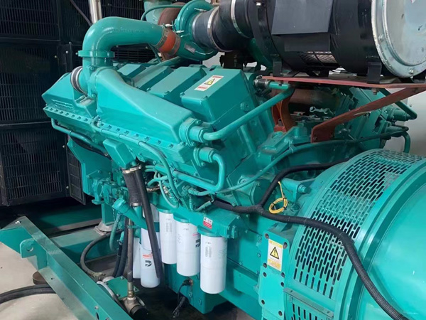 坊子更换100kW柴油发电机组机油时，需要注意哪些事项？