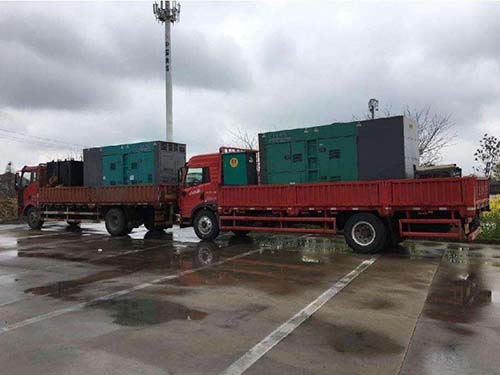 坊子涂抹密封胶后，需要等待多长时间才能安装水冷式机油散热器密封件？